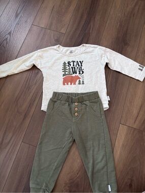 18 mo Gerber Beige 'Stay Wild' Bear Graphic Long-Sleeve Tee